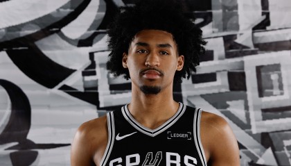 赛事直播入口-哈珀左手拇指韧带部分撕裂&amp;已手术 马刺希望其能为揭幕战做好准备