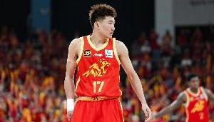 先别急！媒体人：首战过后 看广厦如何激活孙铭徽和布朗再战北京