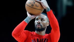 利拉德：新秀赛季就主动站出来投关键球 大学时经常模拟绝杀球