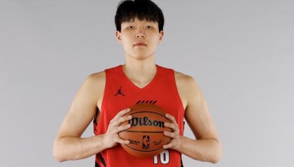 KAIYUN体育-篮协主席郭振明谈放行杨瀚森不打亚洲杯：既容易也艰难，我们目光要放长远，要保护好运动员