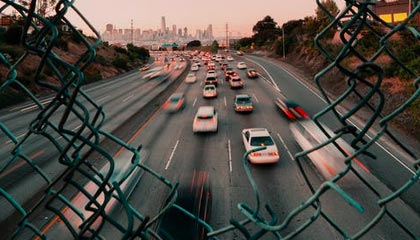 主持王诗蒙分享视频：突然翻到手机里，忘记删掉前女友的视频